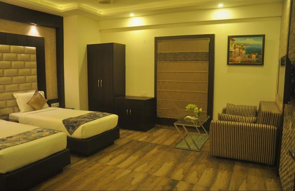 Hotel Ivory Inn - Room