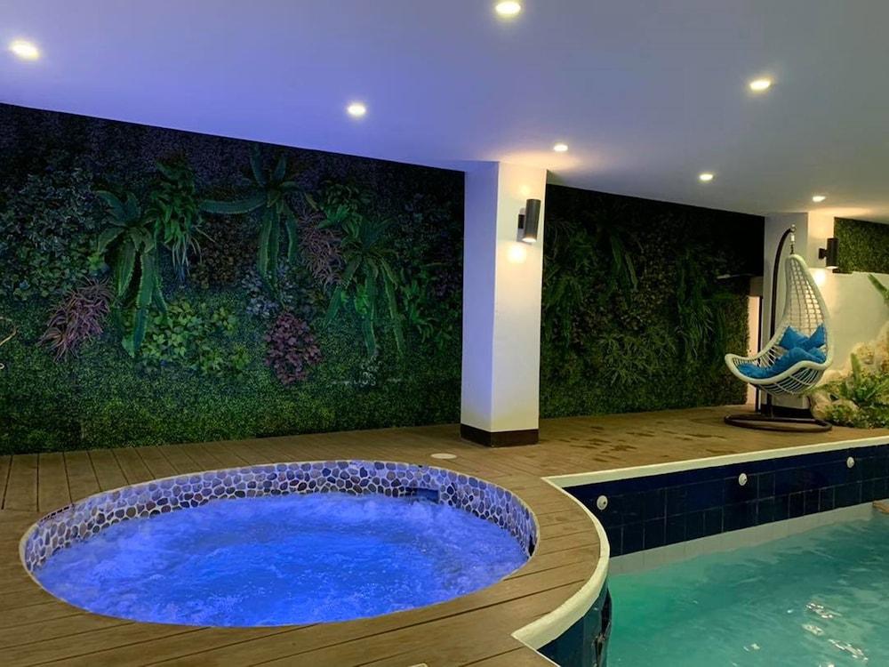 El Puerto Boracay - Indoor Pool