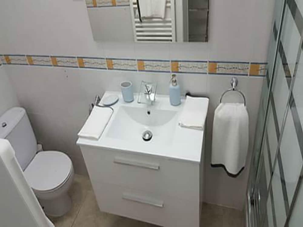 إم سي واي أو إل أو أبارتامنتو موزيو ريينا صوفيا - Bathroom