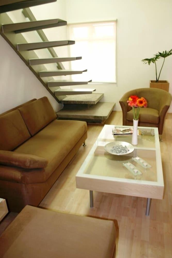 هوتل بيدرالونا - Living Room