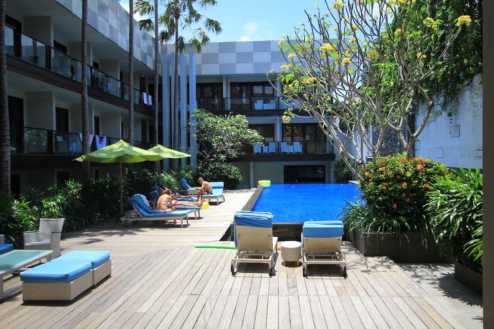 Dekuta Hotel - Outdoor Pool