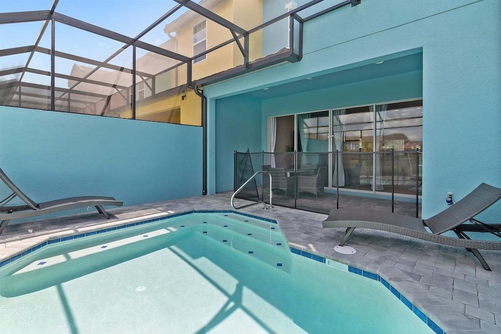4BR Townhome in Festival - Pool