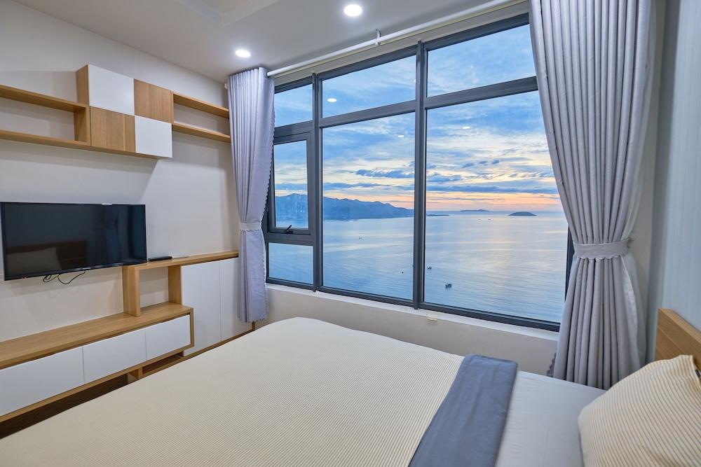 Sunrise Hon Chong Ocean View Apartment - Featured Image